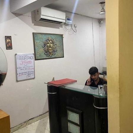 Hotel O Devansh Inn New Delhi Bagian luar foto