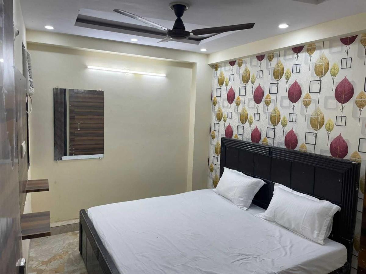 Hotel O Devansh Inn New Delhi Bagian luar foto