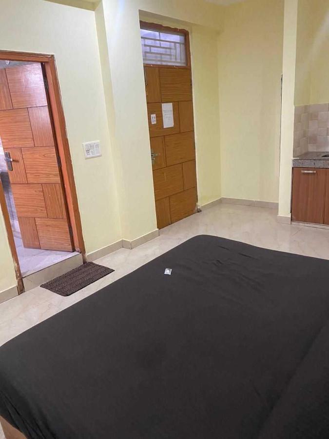 Hotel O Devansh Inn New Delhi Bagian luar foto